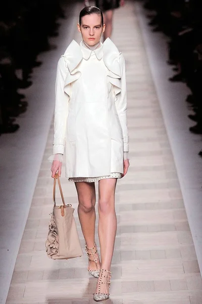 Look 9
